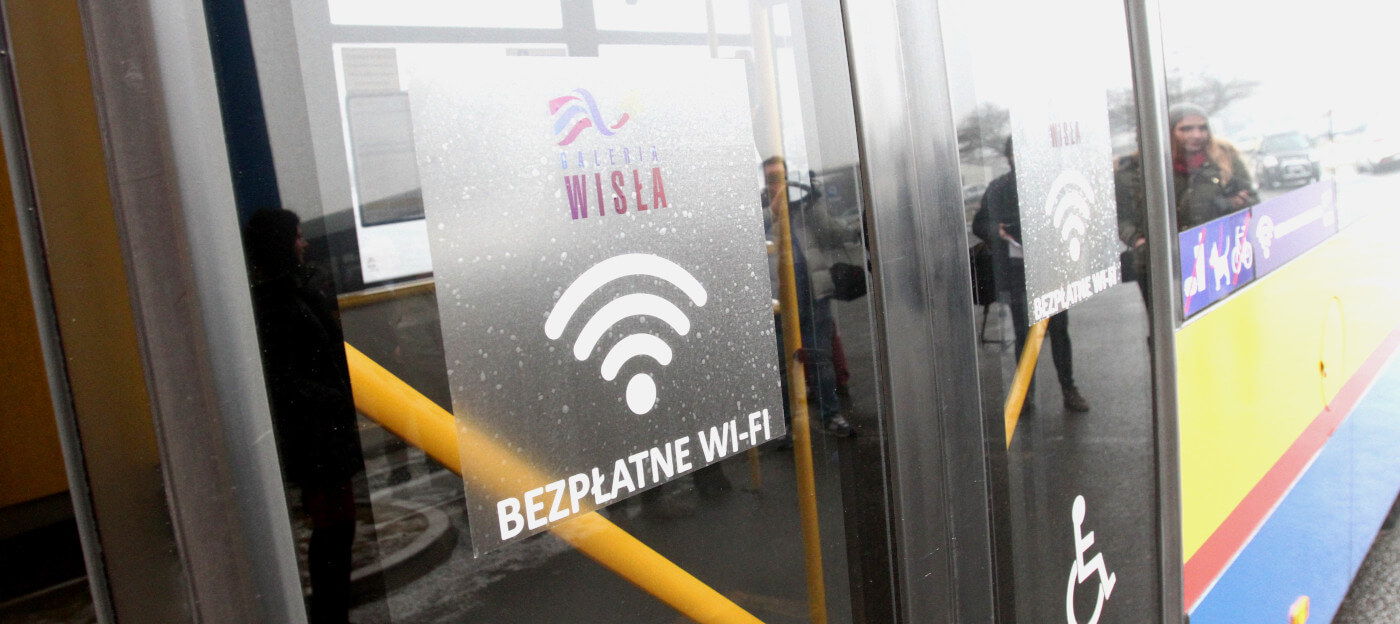 Shopping mall uses city buses with Social WiFi for marketing