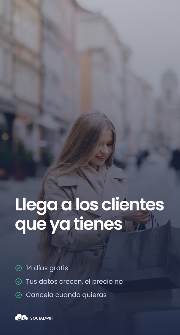 Mujer cargando bolsas de compras por una calle de la ciudad, bajo el titular 'Llega a los clientes que ya tienes' y una lista de '14 días gratis', 'Tus datos crecen, el precio no', 'Cancela cuando quieras'